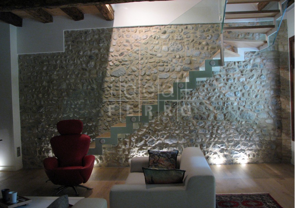 Scala rivestita in rovere con nodi ~ canlic for . Ispirazioni Vetro Scala