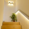 Scala in rovere e corrimano al led (2)