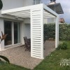 Pergola con elementi frangisole (1)