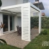 Pergola con elementi frangisole (1)