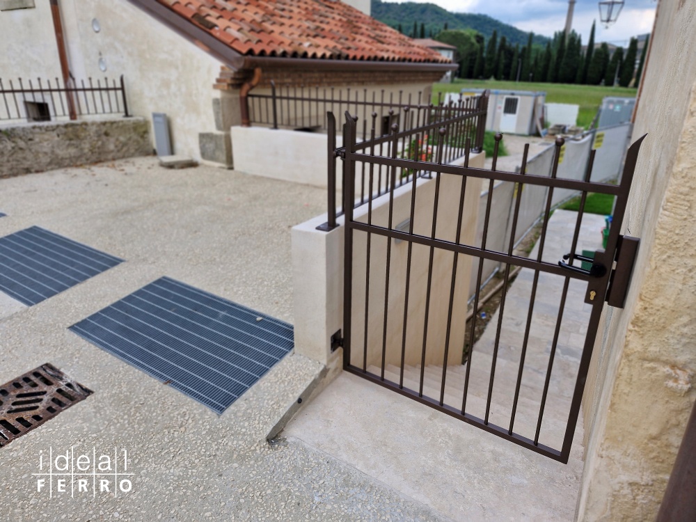 recinzione classica in ferro