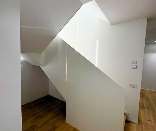 parapetto in ferro bianco con tagli